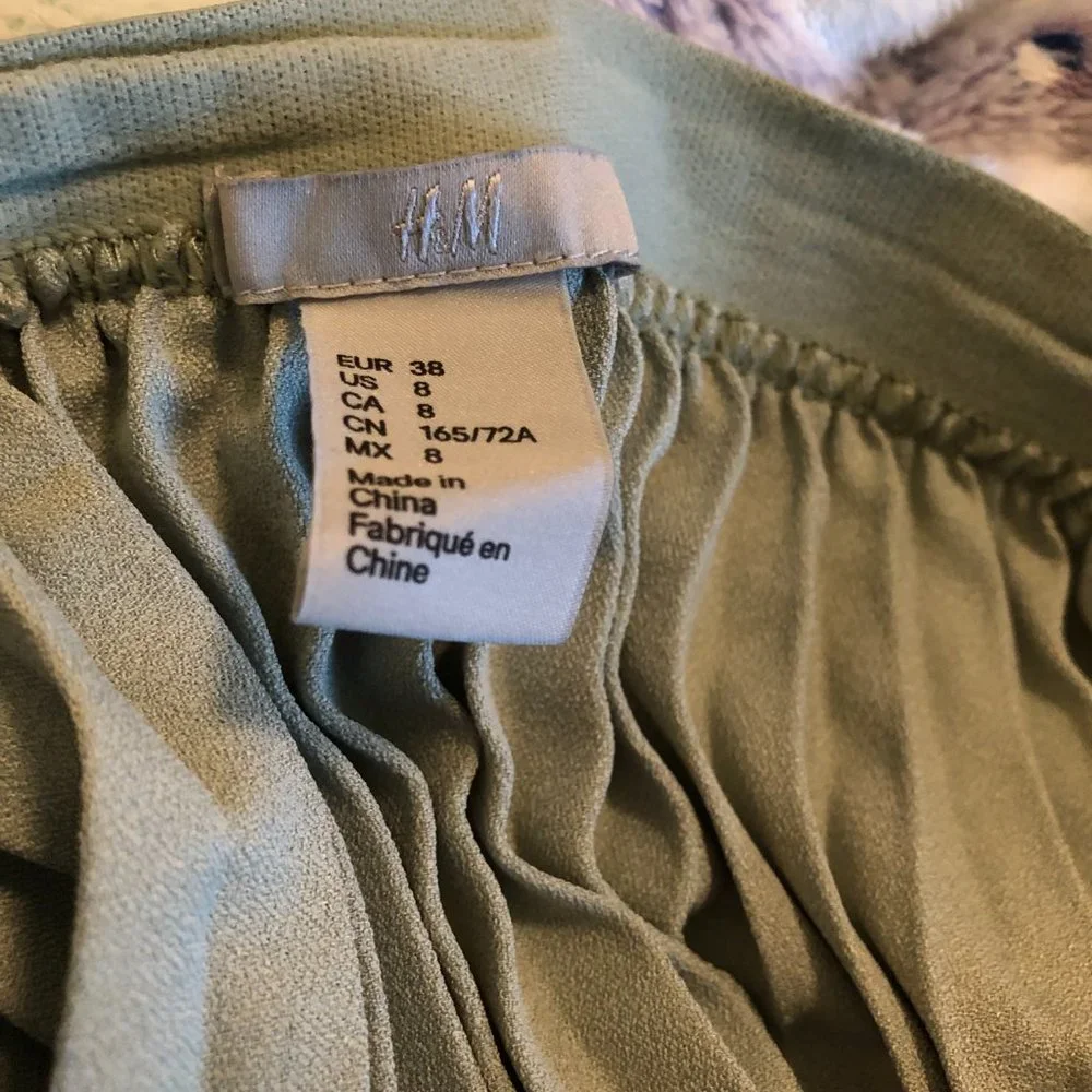 H&M // Sage Green Midi Skirt - Picture 5 of 6